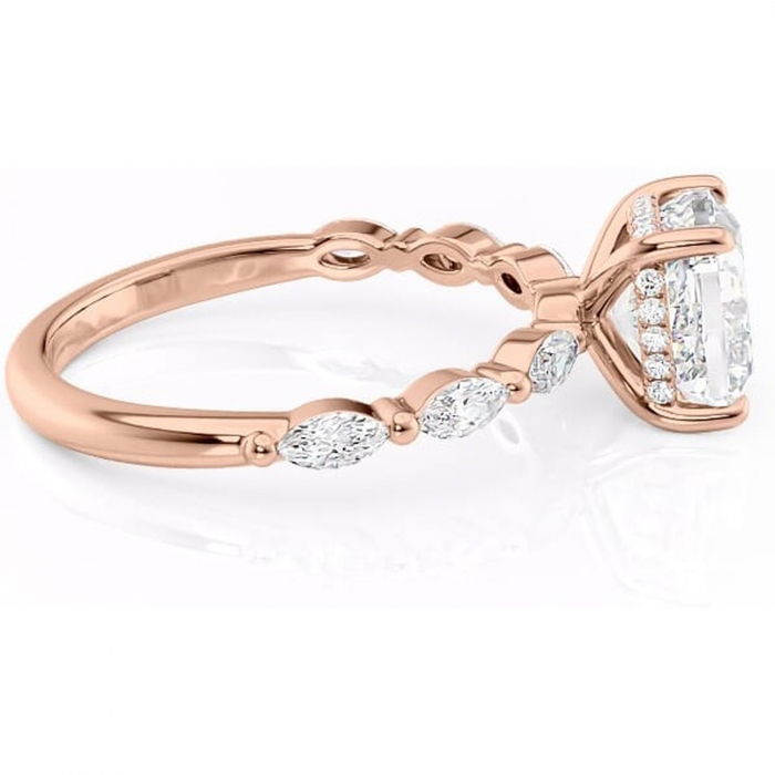 Inel de logodnă Everly din aur Rose 14kt cu moissanite tăietură pernă – Pietre laterale rafinată pentru profil înalt | Personalizează și configurează gratuit online [2]
