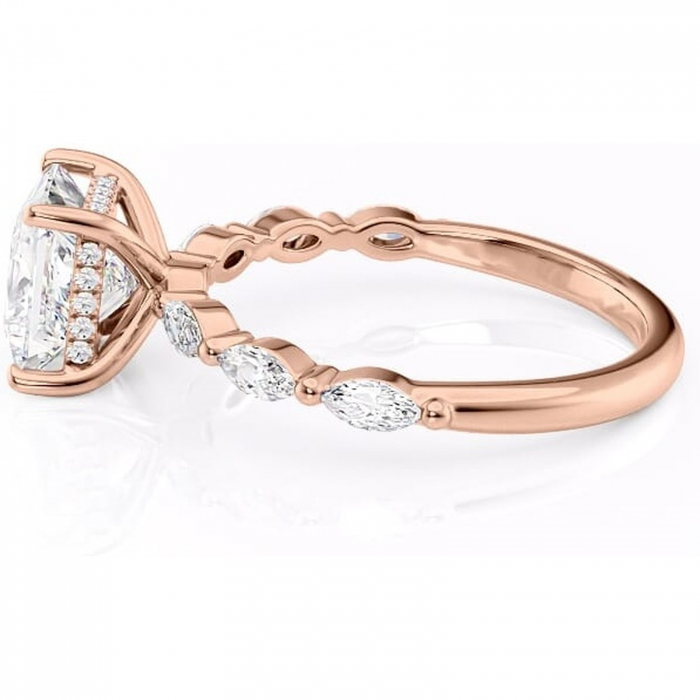 Inel de logodnă Everly din aur Rose 14kt cu moissanite tăietură princess – Pietre laterale rafinată pentru profil înalt | Personalizează și configurează gratuit online [6]