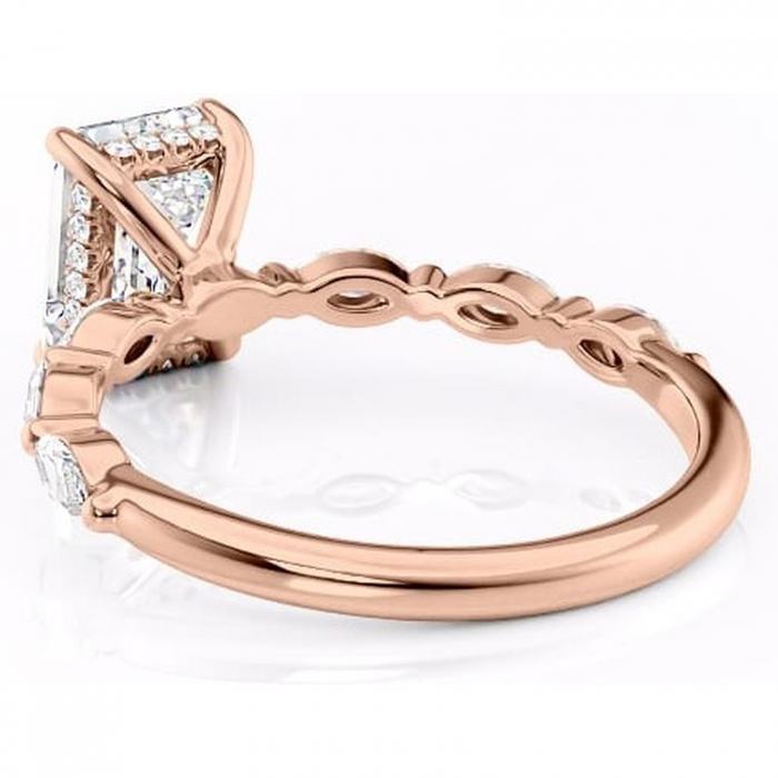 Inel de logodnă Everly din aur Rose 14kt cu moissanite tăietură smarald – Pietre laterale rafinată pentru profil înalt | Personalizează și configurează gratuit online [4]
