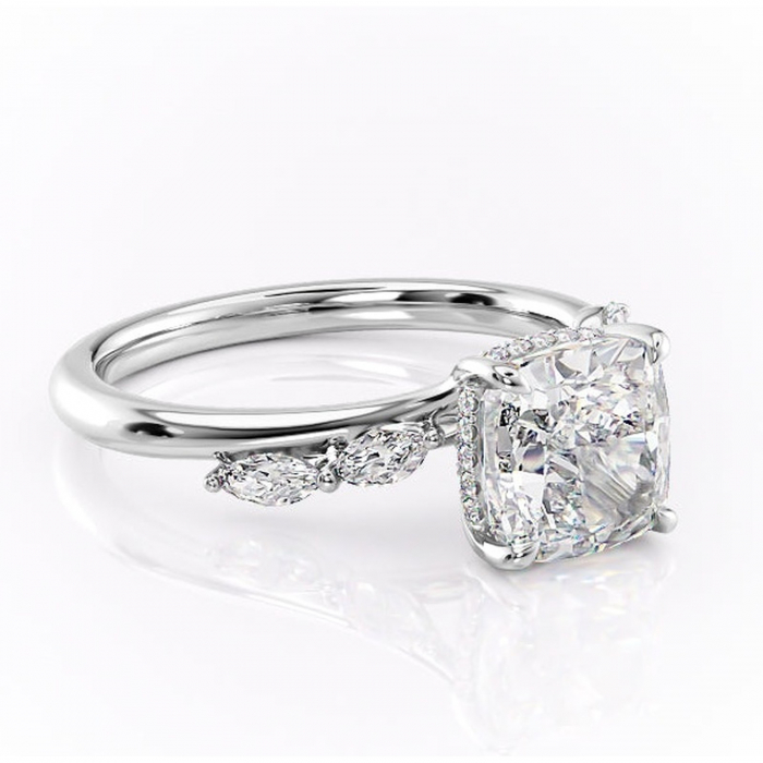 Inel de logodnă Faelynn din aur Alb 18kt cu moissanite tăietură pernă – Pietre laterale rafinată pentru profil înalt | Personalizează și configurează gratuit online [1]