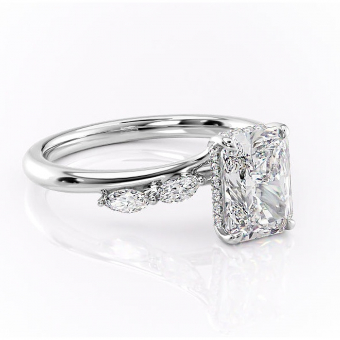 Inel de logodnă Faelynn din aur Alb 18kt cu moissanite tăietură radiantă – Pietre laterale rafinată pentru profil înalt | Personalizează și configurează gratuit online [1]