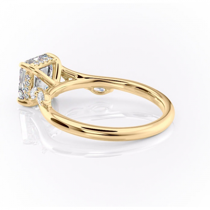 Inel de logodnă Faelynn din aur Galben 18kt cu moissanite tăietură asscher – Pietre laterale rafinată pentru profil înalt | Personalizează și configurează gratuit online [5]