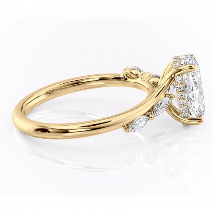 Inel de logodnă Faelynn din aur Galben 14kt cu moissanite tăietură ovală – Pietre laterale rafinată pentru profil înalt | Personalizează și configurează gratuit online [2]