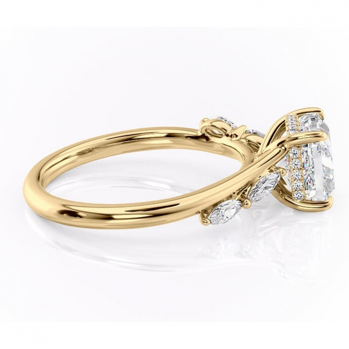 Inel de logodnă Faelynn din aur Galben 14kt cu moissanite tăietură pernă – Pietre laterale rafinată pentru profil înalt | Personalizează și configurează gratuit online [2]