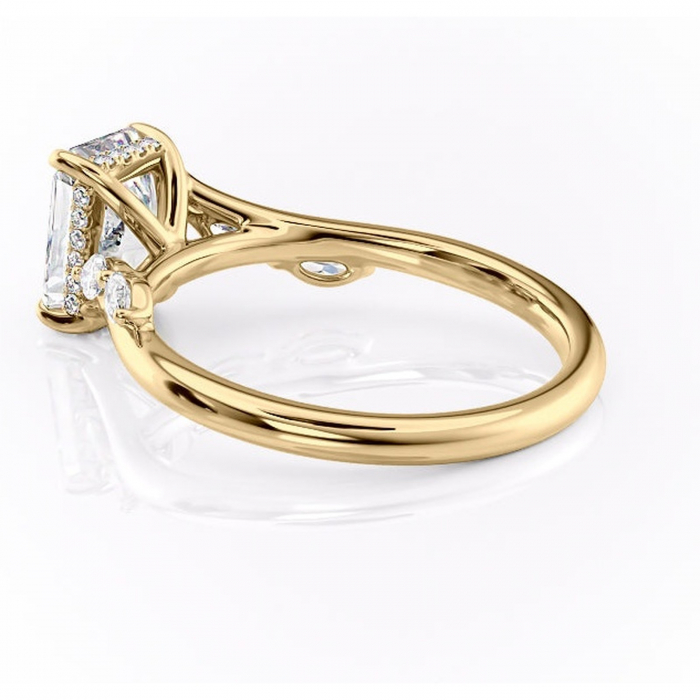 Inel de logodnă Faelynn din aur Galben 18kt cu moissanite tăietură radiantă – Pietre laterale rafinată pentru profil înalt | Personalizează și configurează gratuit online [5]