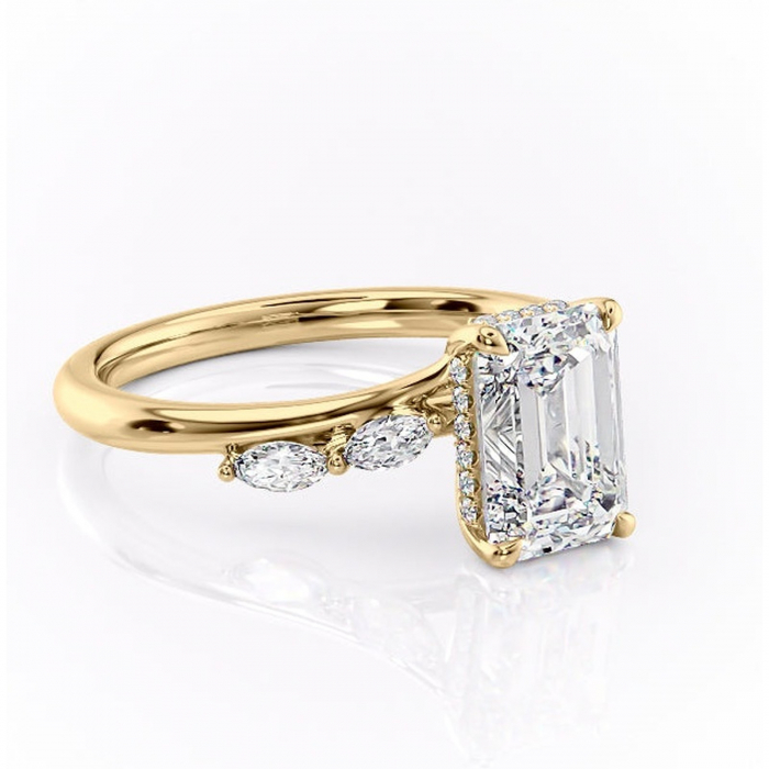 Inel de logodnă Faelynn din aur Galben 14kt cu moissanite tăietură smarald – Pietre laterale rafinată pentru profil înalt | Personalizează și configurează gratuit online [1]