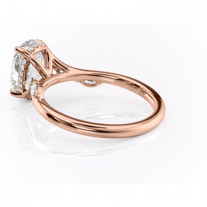 Inel de logodnă Faelynn din aur Rose 18kt cu moissanite tăietură ovală – Pietre laterale rafinată pentru profil înalt | Personalizează și configurează gratuit online [5]
