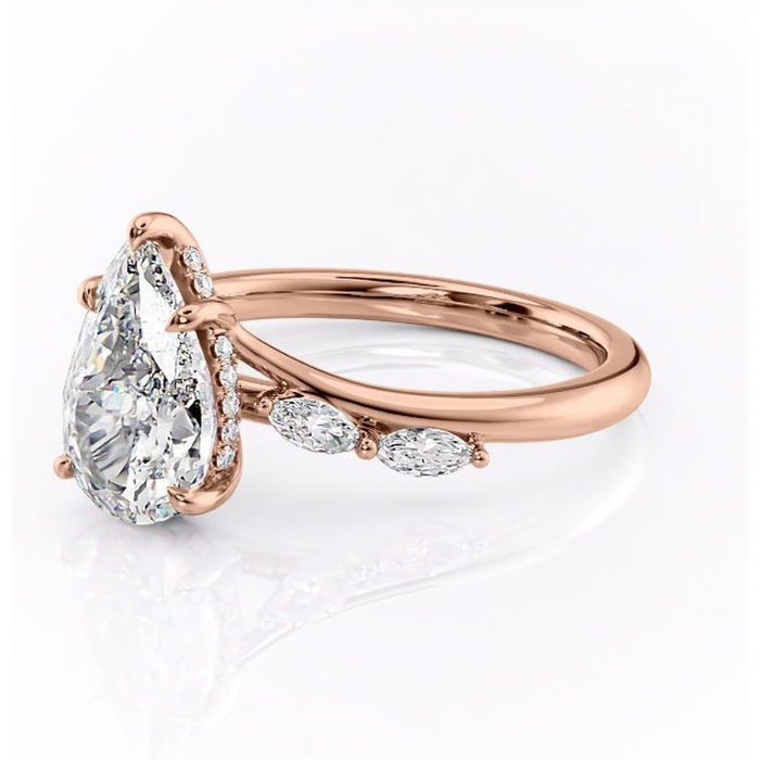 Inel de logodnă Faelynn din aur Rose 18kt cu moissanite tăietură pară – Pietre laterale rafinată pentru profil înalt | Personalizează și configurează gratuit online [7]