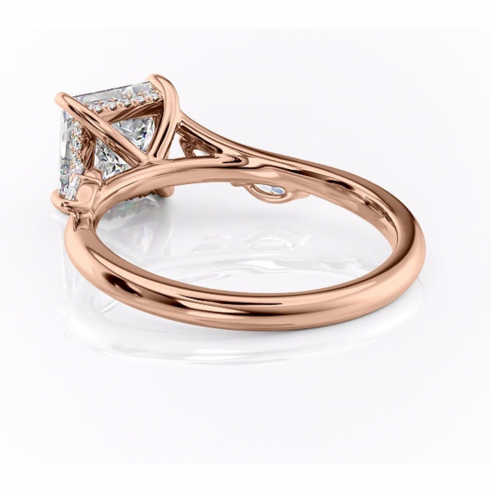 Inel de logodnă Faelynn din aur Rose 14kt cu moissanite tăietură princess – Pietre laterale rafinată pentru profil înalt | Personalizează și configurează gratuit online [4]