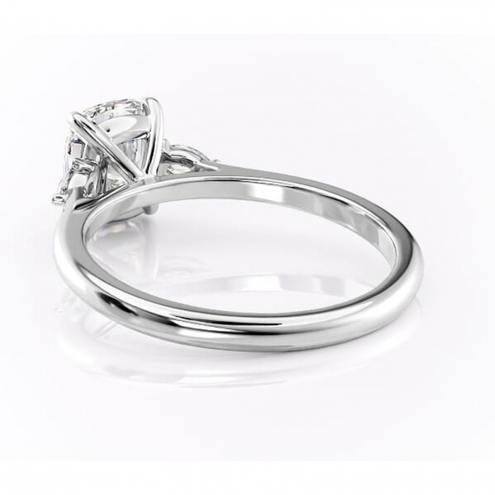 Inel de logodnă Felicity din aur Alb 14kt cu moissanite tăietură asscher – Solitar rafinată pentru profil înalt | Personalizează și configurează gratuit online [4]