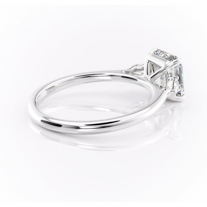 Inel de logodnă Felicity din aur Alb 14kt cu moissanite tăietură asscher – Solitar rafinată pentru profil înalt | Personalizează și configurează gratuit online [3]