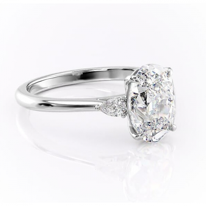 Inel de logodnă Felicity din aur Alb 14kt cu moissanite tăietură ovală – Solitar rafinată pentru profil înalt | Personalizează și configurează gratuit online [1]