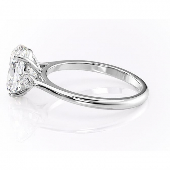 Inel de logodnă Felicity din aur Alb 14kt cu moissanite tăietură ovală – Solitar rafinată pentru profil înalt | Personalizează și configurează gratuit online [6]