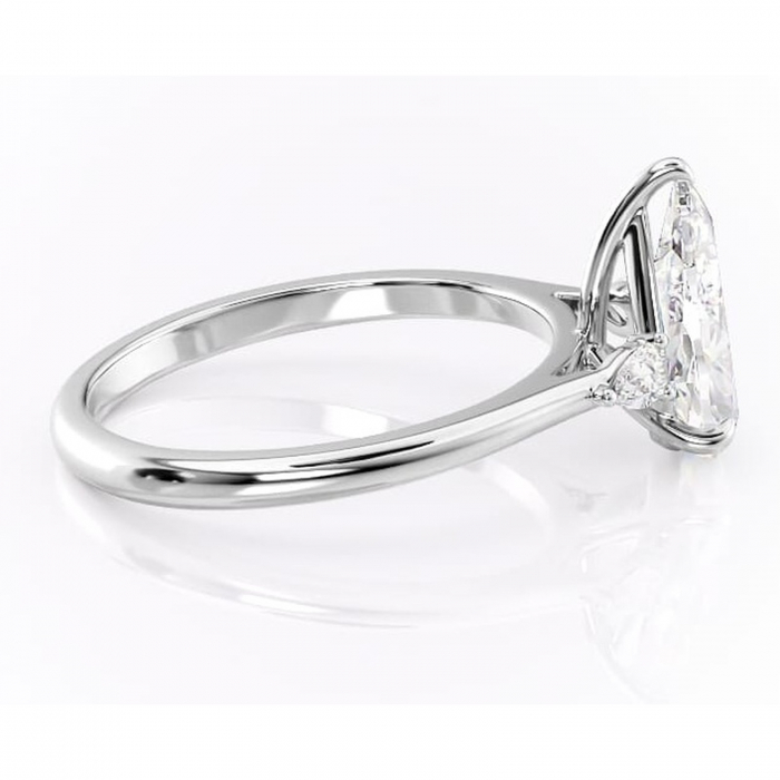 Inel de logodnă Felicity din aur Alb 14kt cu moissanite tăietură pară – Solitar rafinată pentru profil înalt | Personalizează și configurează gratuit online [2]