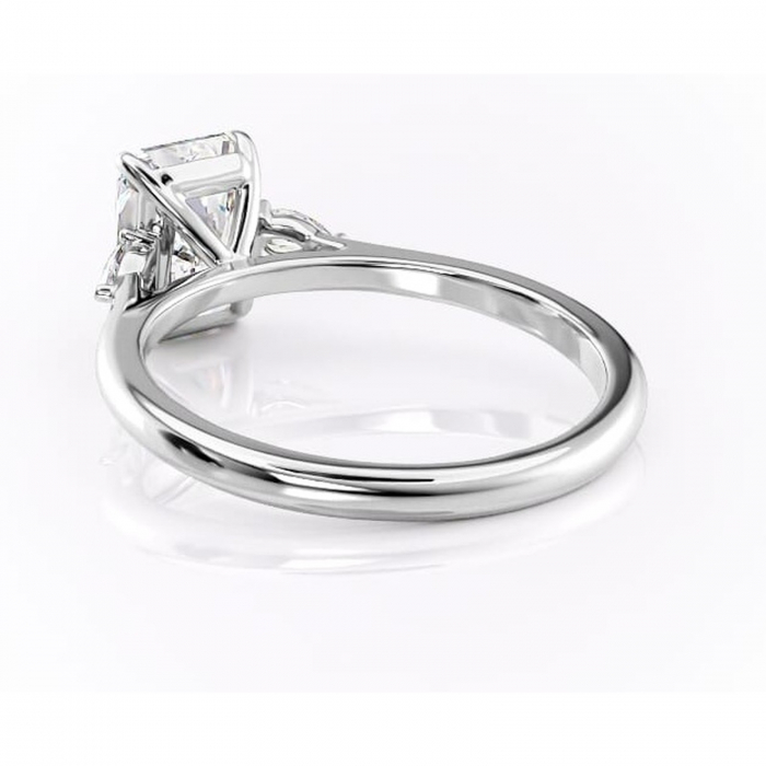 Inel de logodnă Felicity din aur Alb 14kt cu moissanite tăietură radiantă – Solitar rafinată pentru profil înalt | Personalizează și configurează gratuit online [4]