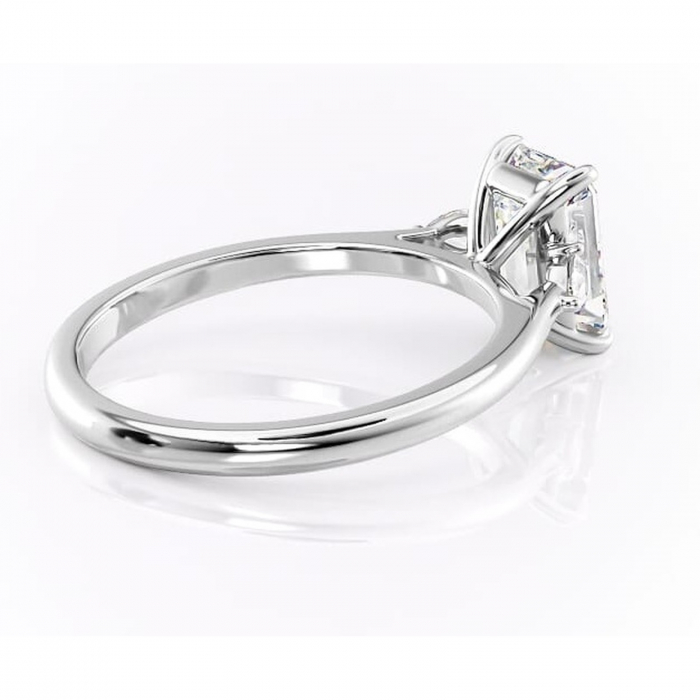 Inel de logodnă Felicity din aur Alb 14kt cu moissanite tăietură smarald – Solitar rafinată pentru profil înalt | Personalizează și configurează gratuit online [3]