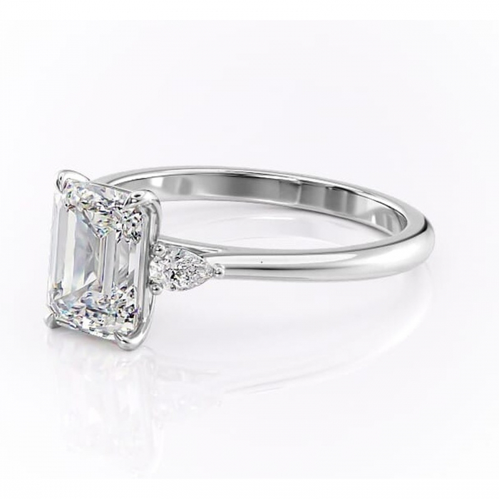 Inel de logodnă Felicity din aur Alb 14kt cu moissanite tăietură smarald – Solitar rafinată pentru profil înalt | Personalizează și configurează gratuit online [7]