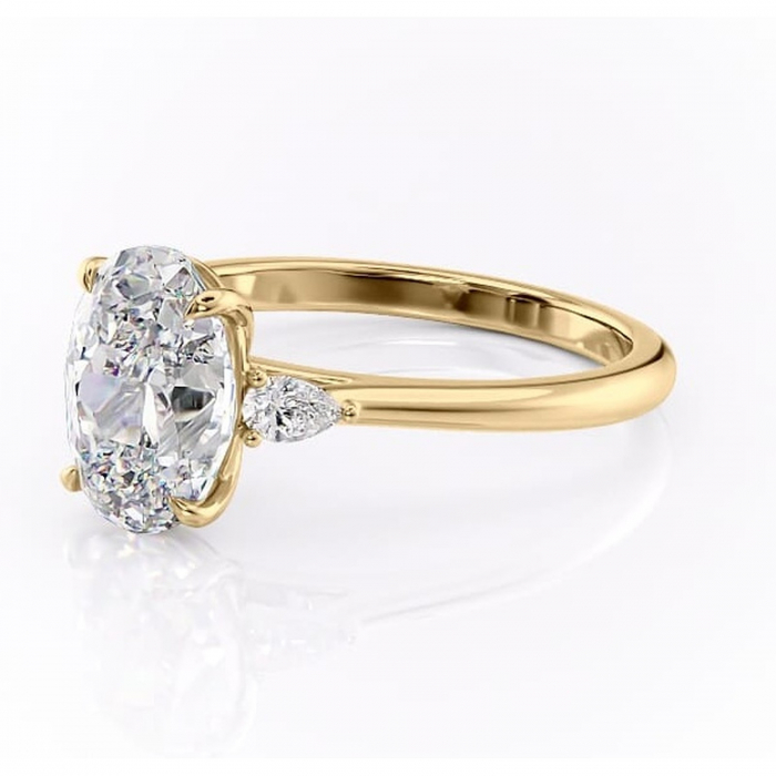 Inel de logodnă Felicity din aur Galben 18kt cu moissanite tăietură ovală – Solitar rafinată pentru profil înalt | Personalizează și configurează gratuit online [7]