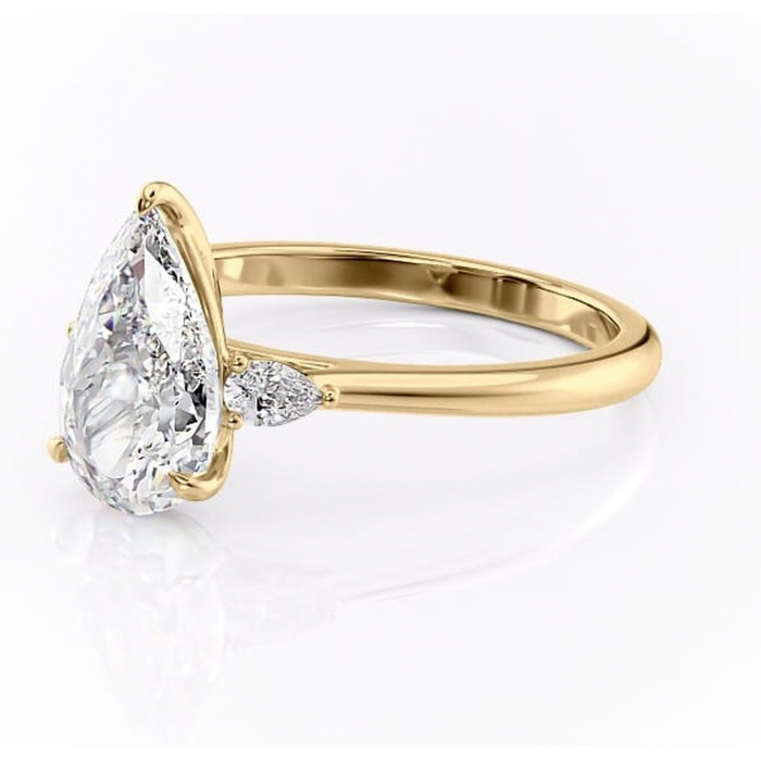 Inel de logodnă Felicity din aur Galben 18kt cu moissanite tăietură pară – Solitar rafinată pentru profil înalt | Personalizează și configurează gratuit online [7]