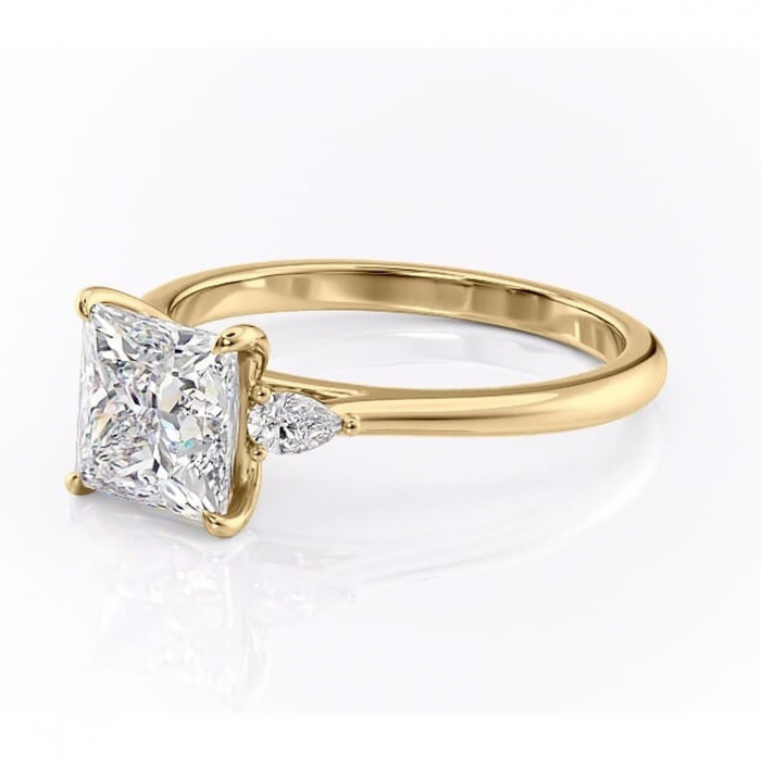 Inel de logodnă Felicity din aur Galben 18kt cu moissanite tăietură princess – Solitar rafinată pentru profil înalt | Personalizează și configurează gratuit online [7]