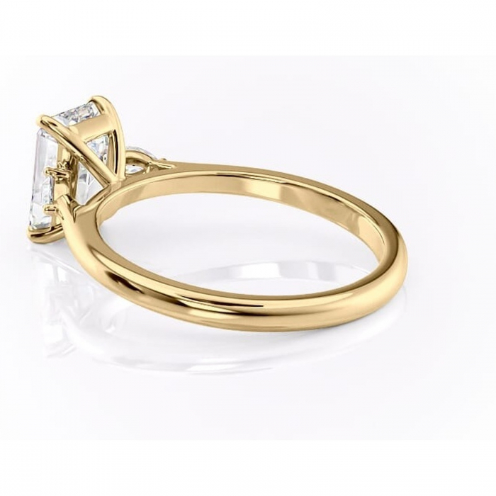 Inel de logodnă Felicity din aur Galben 18kt cu moissanite tăietură smarald – Solitar rafinată pentru profil înalt | Personalizează și configurează gratuit online [5]