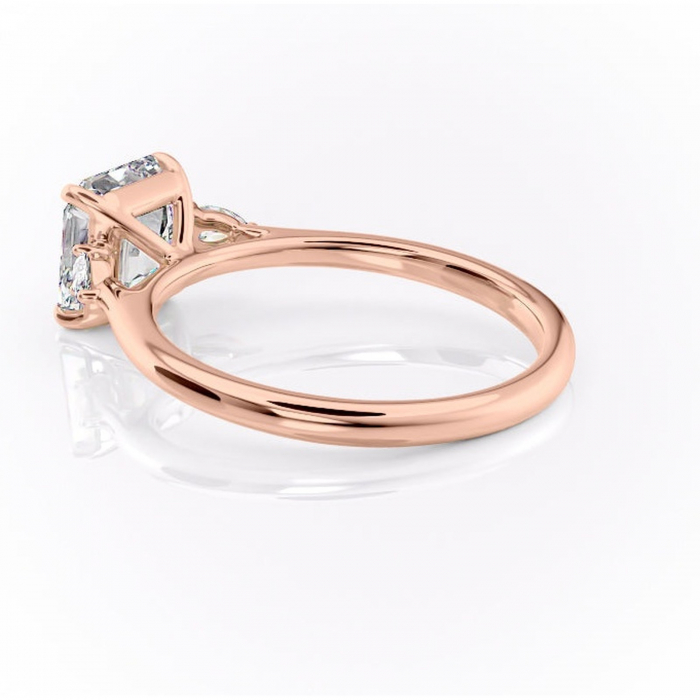 Inel de logodnă Felicity din aur Rose 18kt cu moissanite tăietură asscher – Solitar rafinată pentru profil înalt | Personalizează și configurează gratuit online [5]