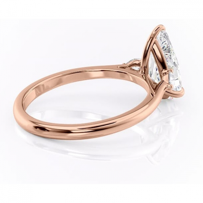 Inel de logodnă Felicity din aur Rose 14kt cu moissanite tăietură pară – Solitar rafinată pentru profil înalt | Personalizează și configurează gratuit online [3]