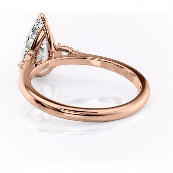 Inel de logodnă Felicity din aur Rose 14kt cu moissanite tăietură pară – Solitar rafinată pentru profil înalt | Personalizează și configurează gratuit online [4]