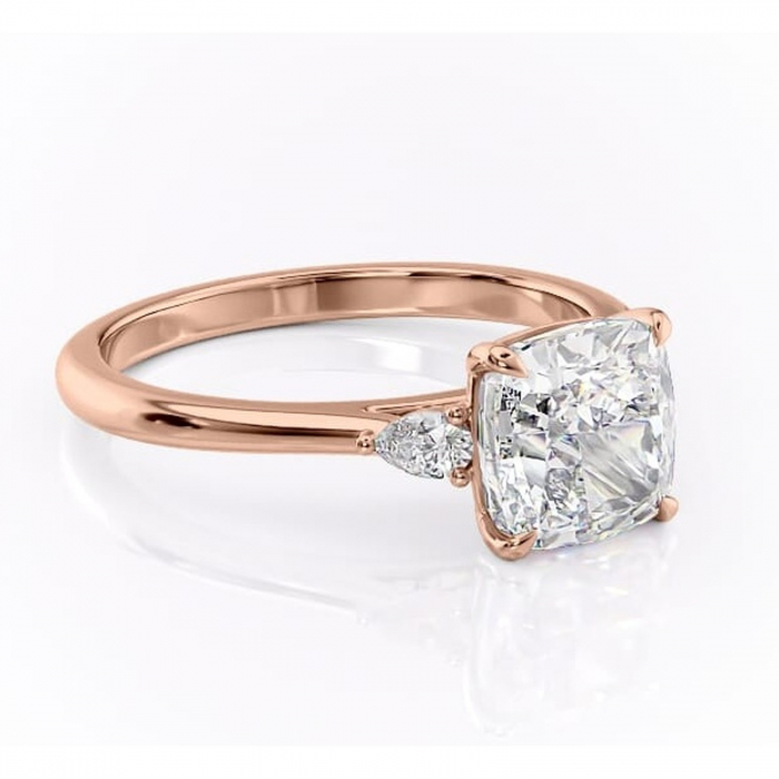 Inel de logodnă Felicity din aur Rose 14kt cu moissanite tăietură pernă – Solitar rafinată pentru profil înalt | Personalizează și configurează gratuit online [1]