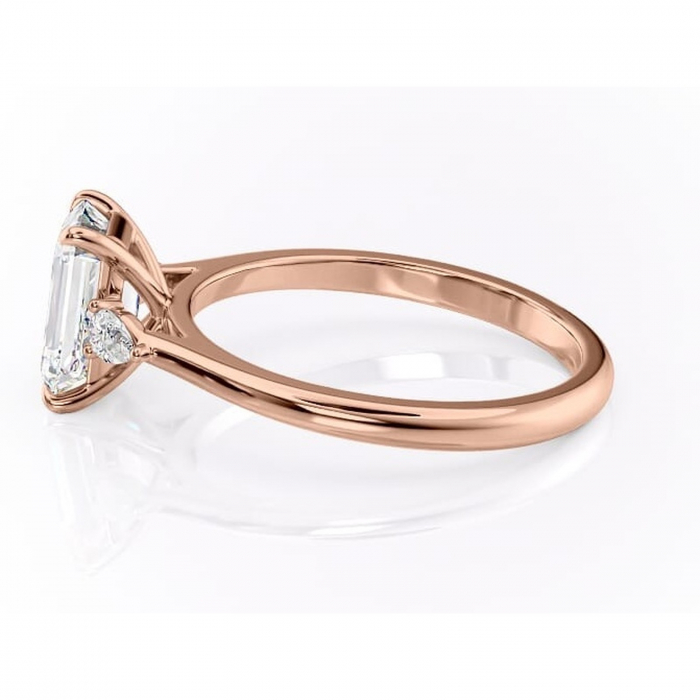 Inel de logodnă Felicity din aur Rose 18kt cu moissanite tăietură smarald – Solitar rafinată pentru profil înalt | Personalizează și configurează gratuit online [6]