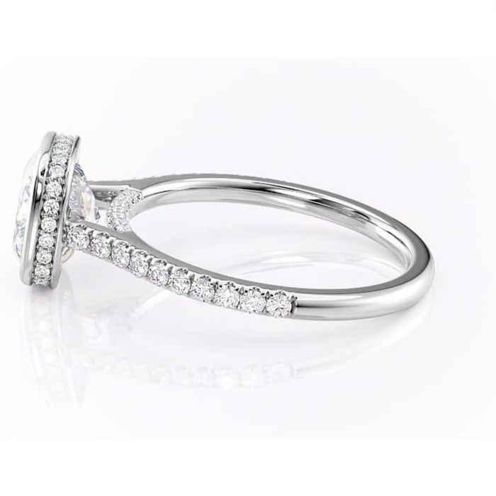 Inel de logodnă Fernelle din aur Alb 14kt cu moissanite tăietură pernă – Montură închisă rafinată pentru profil înalt | Personalizează și configurează gratuit online [6]