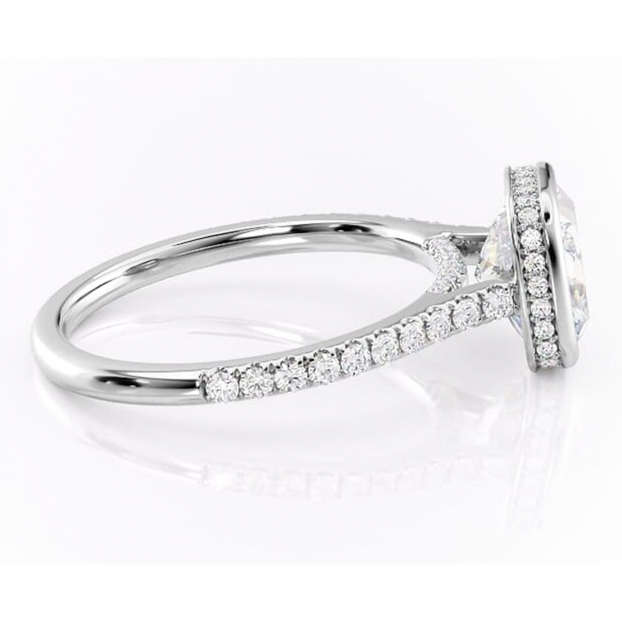 Inel de logodnă Fernelle din aur Alb 14kt cu moissanite tăietură pernă – Montură închisă rafinată pentru profil înalt | Personalizează și configurează gratuit online [2]