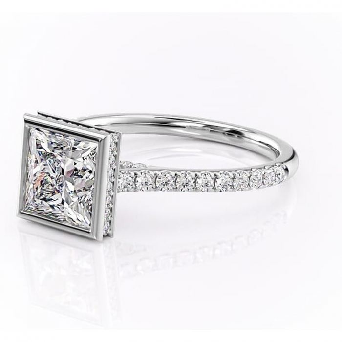 Inel de logodnă Fernelle din aur Alb 18kt cu moissanite tăietură princess – Montură închisă rafinată pentru profil înalt | Personalizează și configurează gratuit online [7]