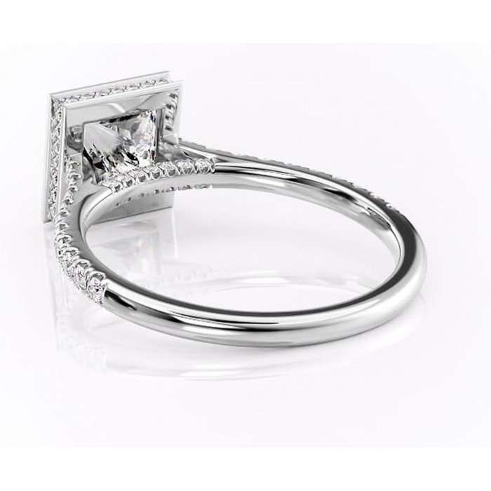 Inel de logodnă Fernelle din aur Alb 18kt cu moissanite tăietură princess – Montură închisă rafinată pentru profil înalt | Personalizează și configurează gratuit online [4]
