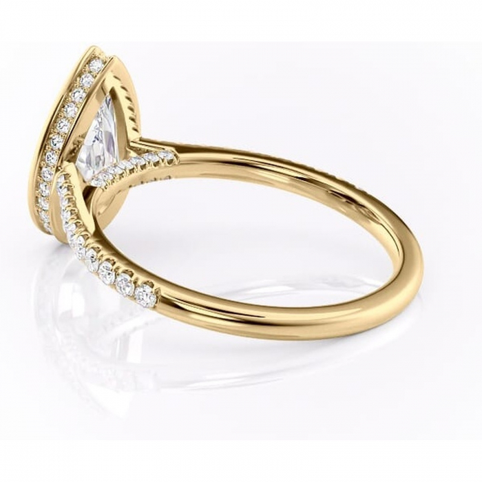 Inel de logodnă Fernelle din aur Galben 18kt cu moissanite tăietură pară – Montură închisă rafinată pentru profil înalt | Personalizează și configurează gratuit online [5]