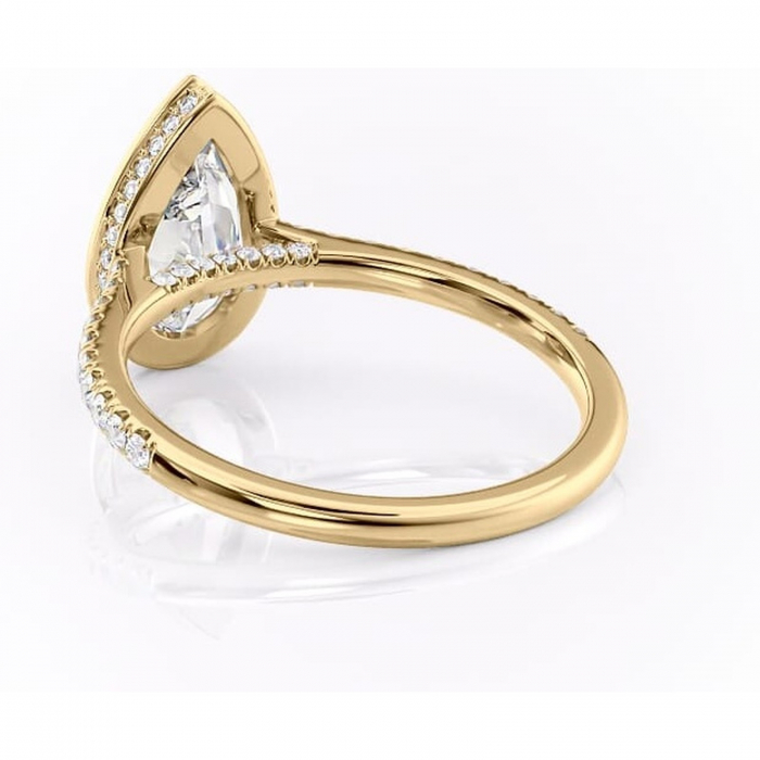 Inel de logodnă Fernelle din aur Galben 18kt cu moissanite tăietură pară – Montură închisă rafinată pentru profil înalt | Personalizează și configurează gratuit online [4]