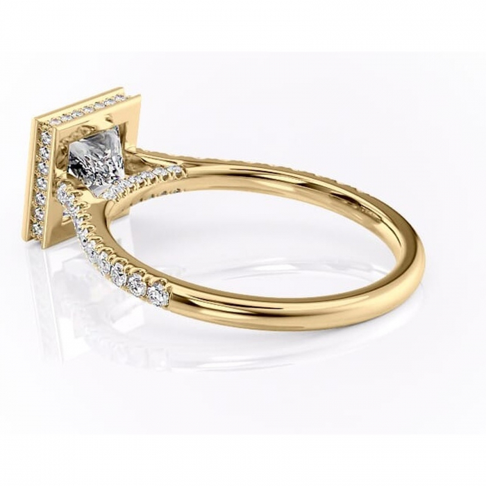 Inel de logodnă Fernelle din aur Galben 14kt cu moissanite tăietură princess – Montură închisă rafinată pentru profil înalt | Personalizează și configurează gratuit online [5]