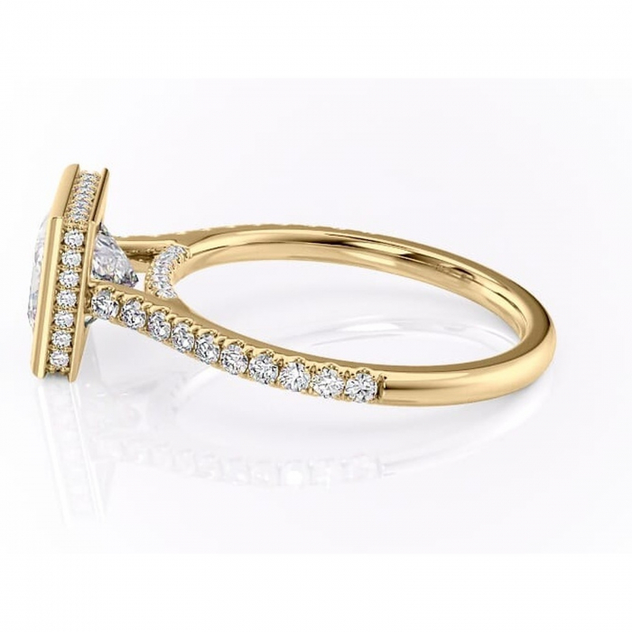 Inel de logodnă Fernelle din aur Galben 14kt cu moissanite tăietură princess – Montură închisă rafinată pentru profil înalt | Personalizează și configurează gratuit online [6]