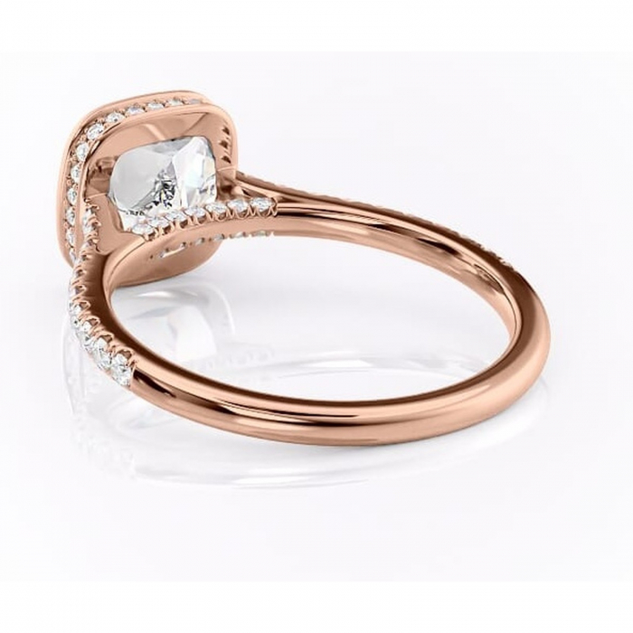 Inel de logodnă Fernelle din aur Rose 18kt cu moissanite tăietură pernă – Montură închisă rafinată pentru profil înalt | Personalizează și configurează gratuit online [4]