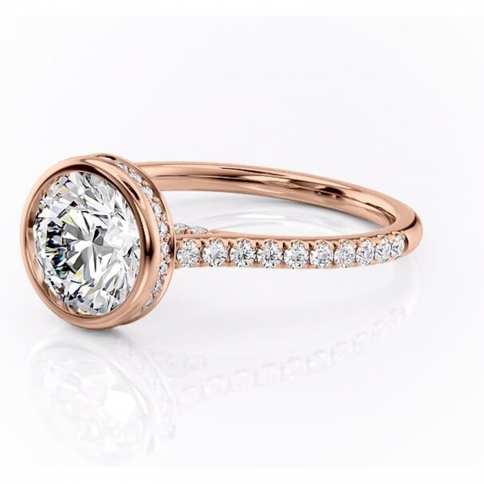 Inel de logodnă Fernelle din aur Rose 14kt cu moissanite tăietură rotundă – Montură închisă rafinată pentru profil înalt | Personalizează și configurează gratuit online [7]