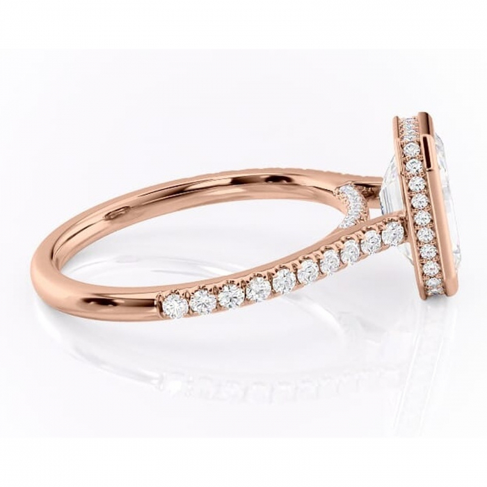 Inel de logodnă Fernelle din aur Rose 14kt cu moissanite tăietură smarald – Montură închisă rafinată pentru profil înalt | Personalizează și configurează gratuit online [2]