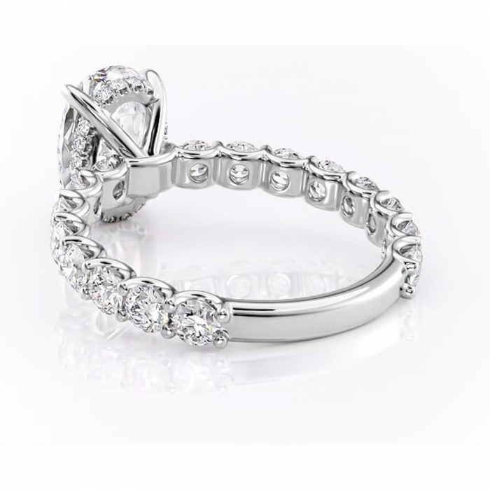 Inel de logodnă Floralie din aur Alb 14kt cu moissanite tăietură ovală – Pietre laterale excepțional | Personalizează și configurează gratuit online [4]