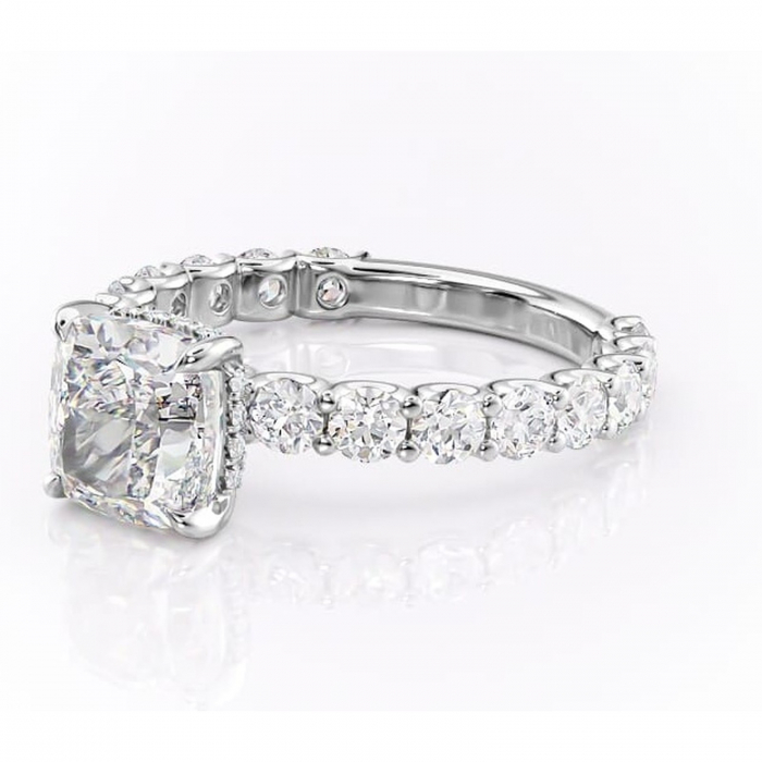 Inel de logodnă Floralie din aur Alb 14kt cu moissanite tăietură pernă – Pietre laterale excepțional | Personalizează și configurează gratuit online [7]