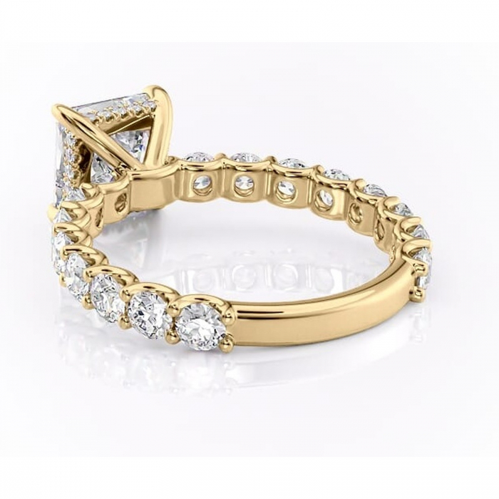 Inel de logodnă Floralie din aur Galben 14kt cu moissanite tăietură princess – Pietre laterale excepțional | Personalizează și configurează gratuit online [4]