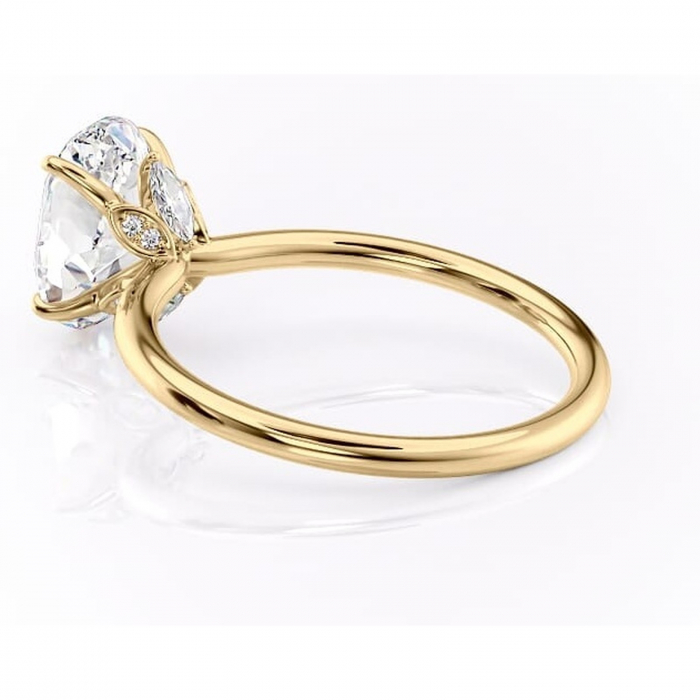 Inel de logodnă Garnet din aur Galben 14kt cu moissanite tăietură ovală – Solitar rafinată pentru profil înalt | Personalizează și configurează gratuit online [5]