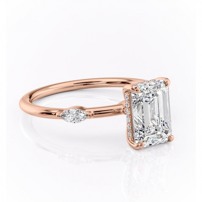 Inel de logodnă Gemina din aur Rose 14kt cu moissanite tăietură smarald – Pietre laterale rafinată pentru profil înalt | Personalizează și configurează gratuit online [1]