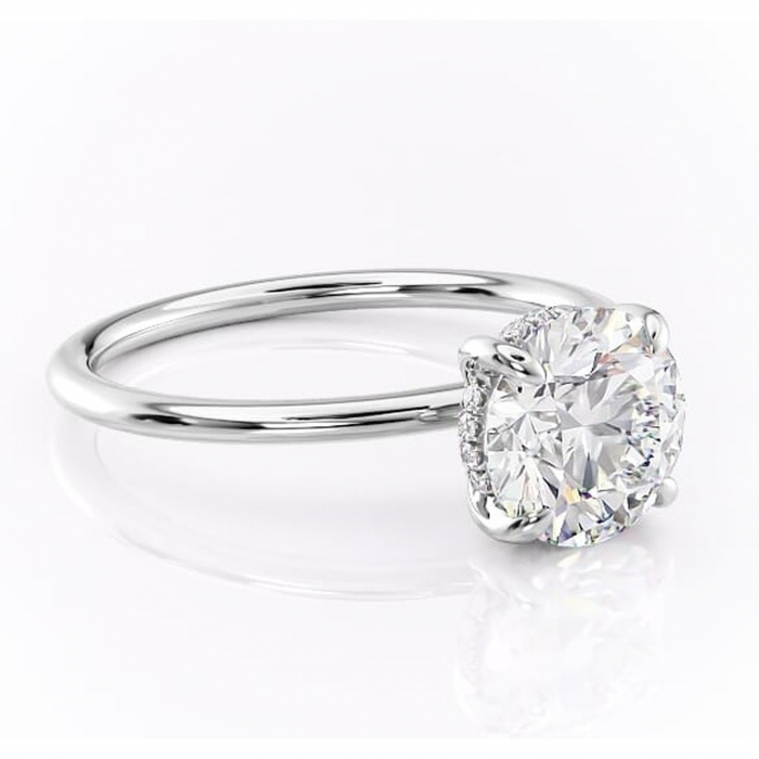 Inel de logodnă Genevieve din aur Alb 14kt cu moissanite tăietură rotundă – Solitar rafinată pentru profil înalt | Personalizează și configurează gratuit online [1]