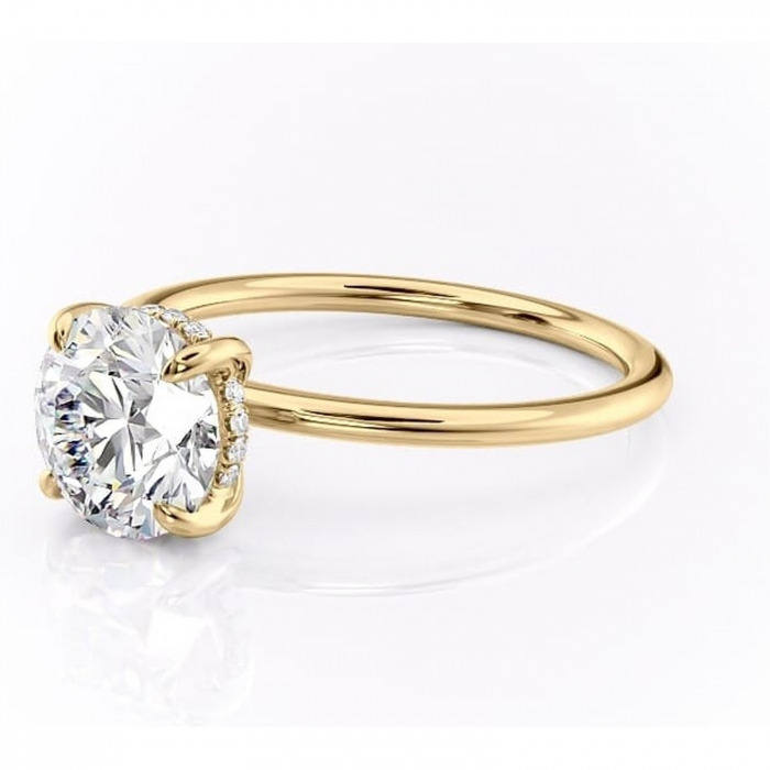 Inel de logodnă Genevieve din aur Galben 14kt cu moissanite tăietură rotundă – Solitar rafinată pentru profil înalt | Personalizează și configurează gratuit online [7]