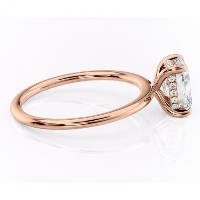 Inel de logodnă Genevieve din aur Rose 14kt cu moissanite tăietură pernă – Solitar rafinată pentru profil înalt | Personalizează și configurează gratuit online [2]