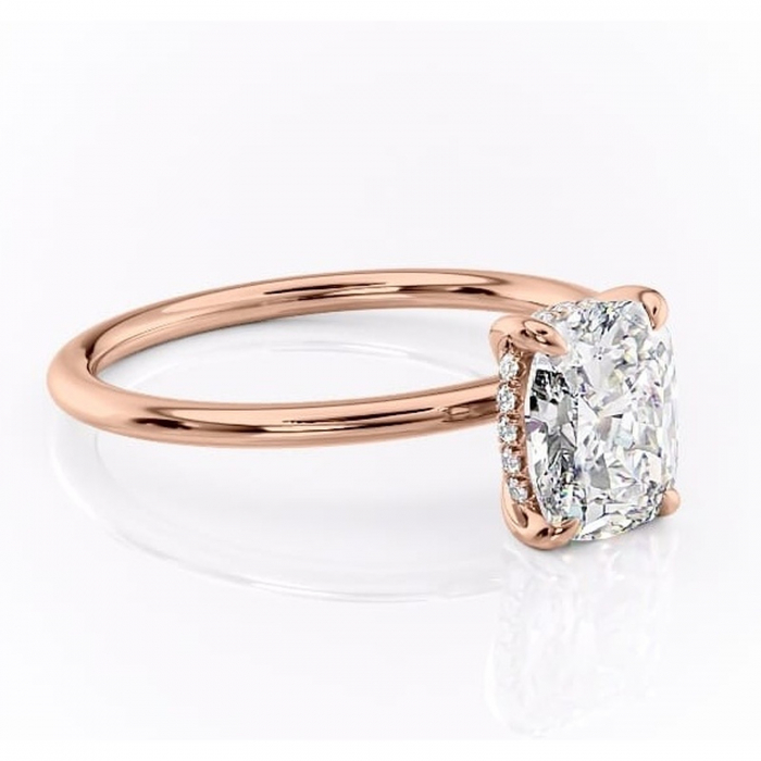 Inel de logodnă Genevieve din aur Rose 14kt cu moissanite tăietură pernă – Solitar rafinată pentru profil înalt | Personalizează și configurează gratuit online [1]